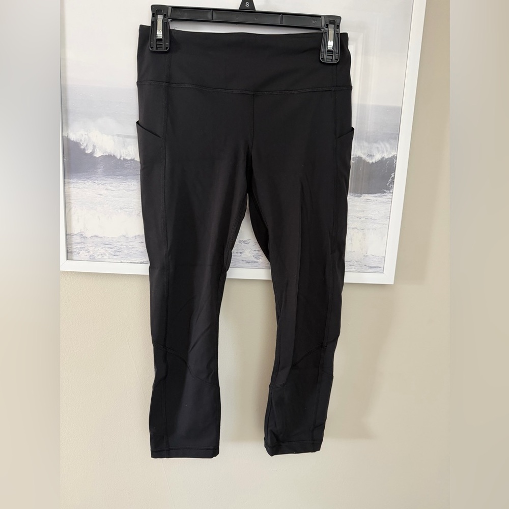 Lululemon black leggings size 4 - in great condition